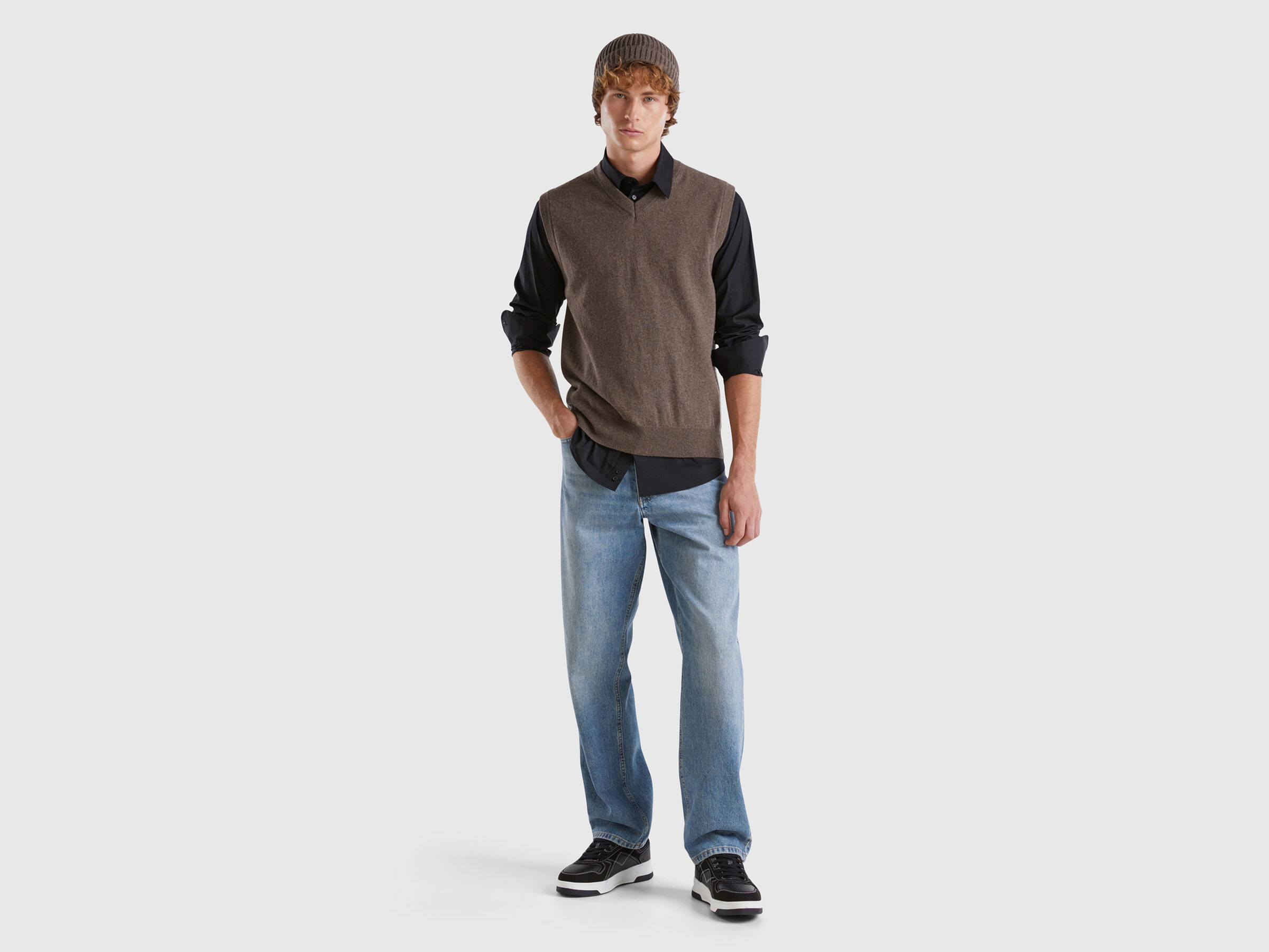 S/L V NECK SWEATER Men image number 3